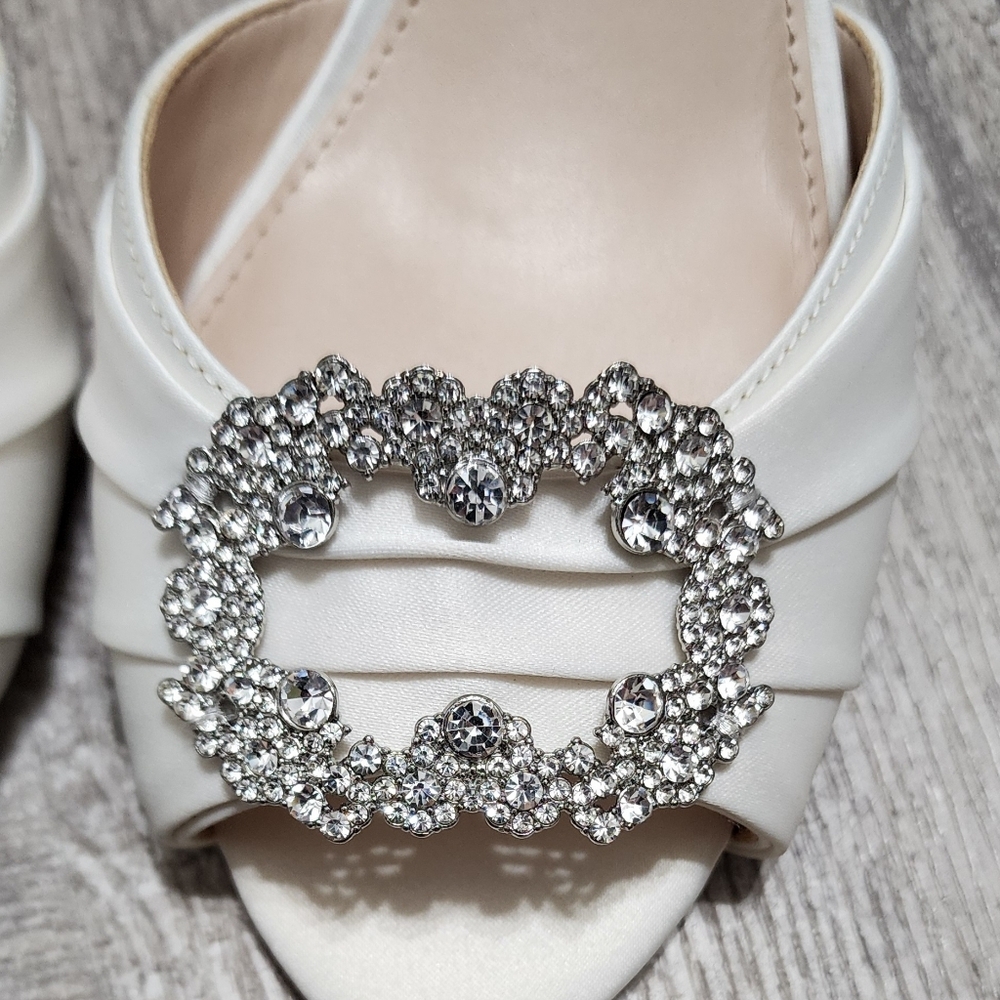 Nina Corrine Ivory Satin MID-HEEL D'ORSAY PUMPS WITH JEWELED BUCKLE Size 8 - Picture 3 of 8